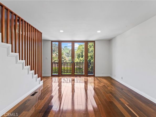 2820 Oak Point Drive, Los Angeles CA 90068