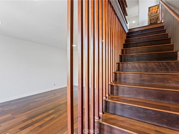 2820 Oak Point Drive, Los Angeles CA 90068