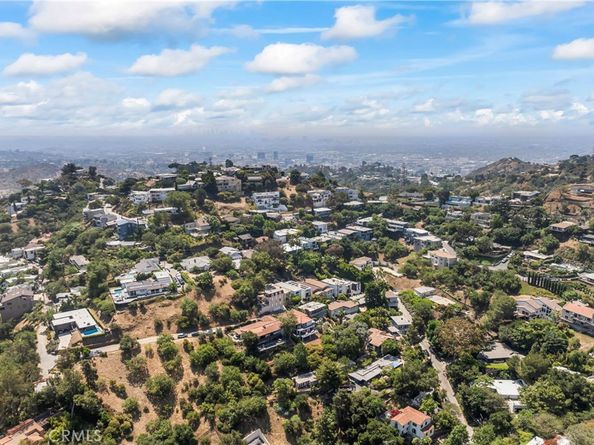 2820 Oak Point Drive, Los Angeles CA 90068