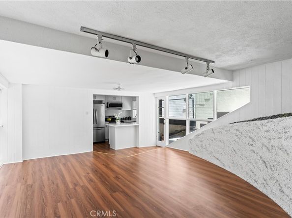 2820 Oak Point Drive, Los Angeles CA 90068