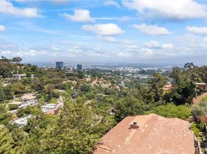 2820 Oak Point Drive, Los Angeles CA 90068