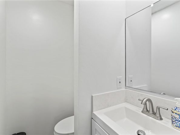 2820 Oak Point Drive, Los Angeles CA 90068
