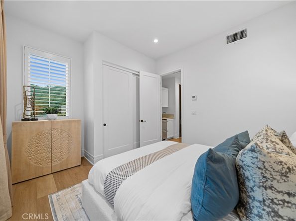 101 Lustro, Irvine CA 92602