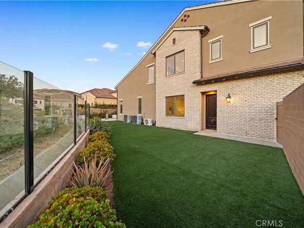 101 Lustro, Irvine CA 92602