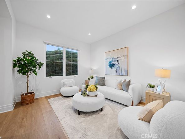 101 Lustro, Irvine CA 92602