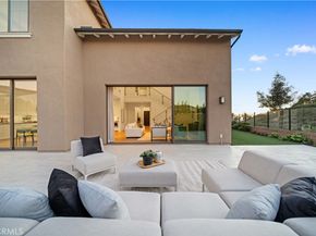 101 Lustro, Irvine CA 92602