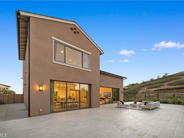 101 Lustro, Irvine CA 92602