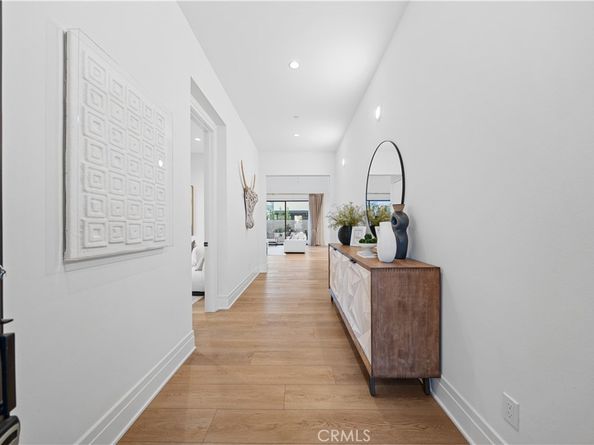 101 Lustro, Irvine CA 92602