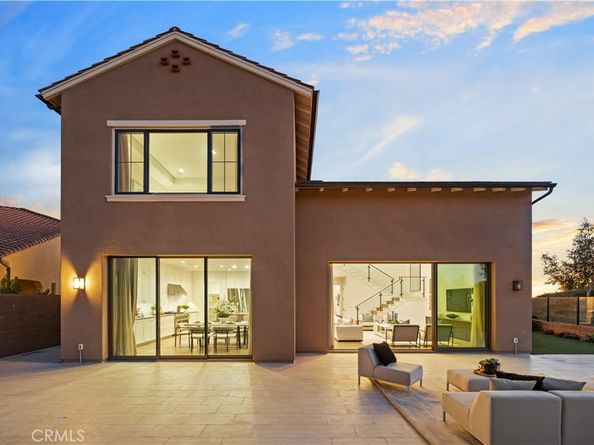 101 Lustro, Irvine CA 92602