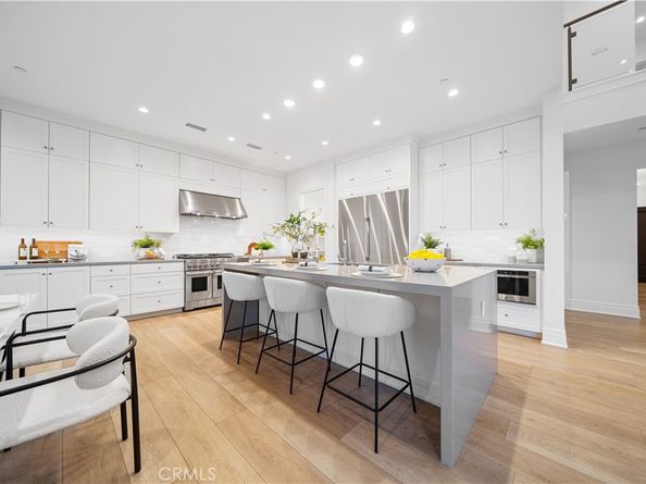 101 Lustro, Irvine CA 92602