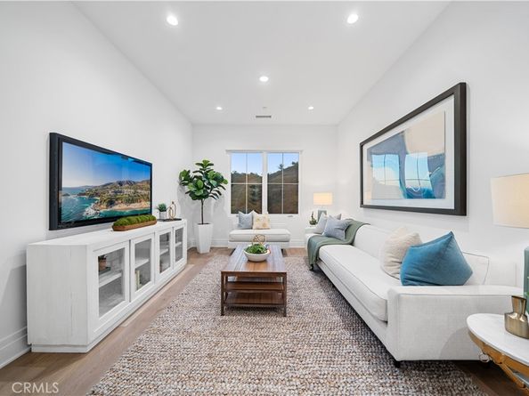 101 Lustro, Irvine CA 92602