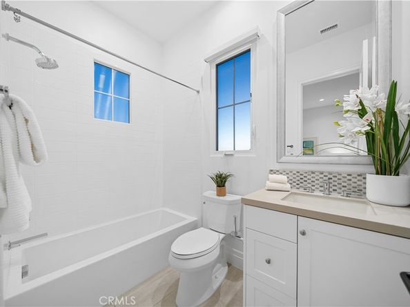 101 Lustro, Irvine CA 92602