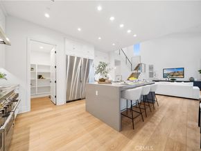 101 Lustro, Irvine CA 92602