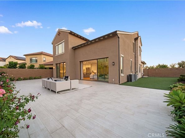 101 Lustro, Irvine CA 92602