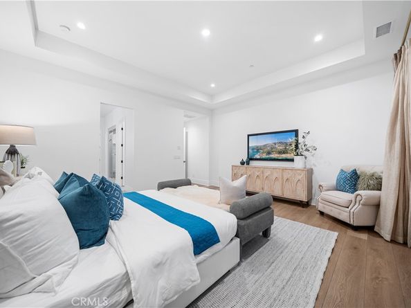 101 Lustro, Irvine CA 92602