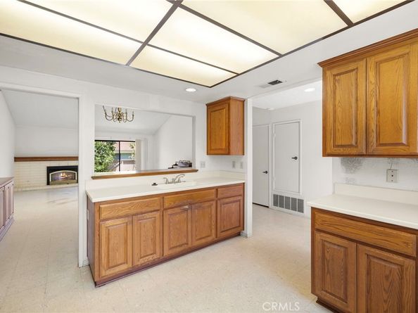 16 Driftwood 24, Irvine CA 92604