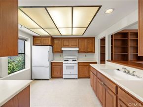 16 Driftwood 24, Irvine CA 92604