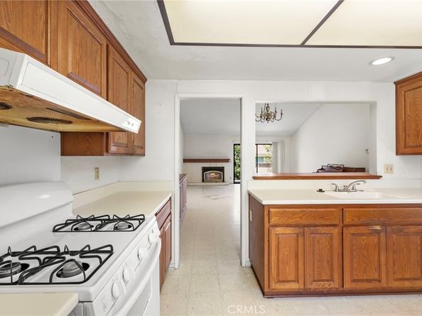 16 Driftwood 24, Irvine CA 92604