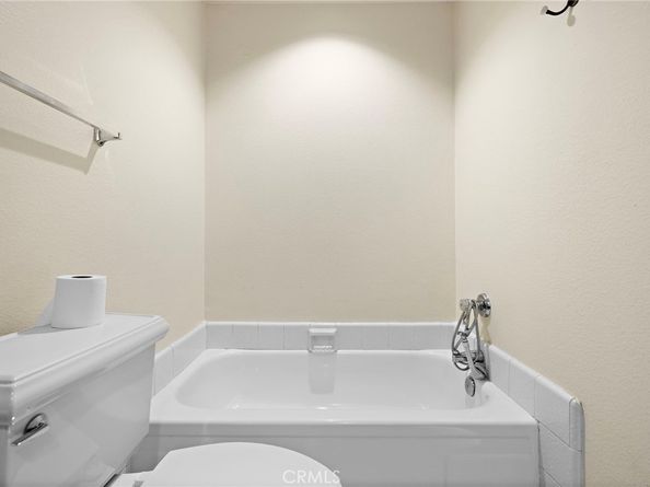 16 Driftwood 24, Irvine CA 92604
