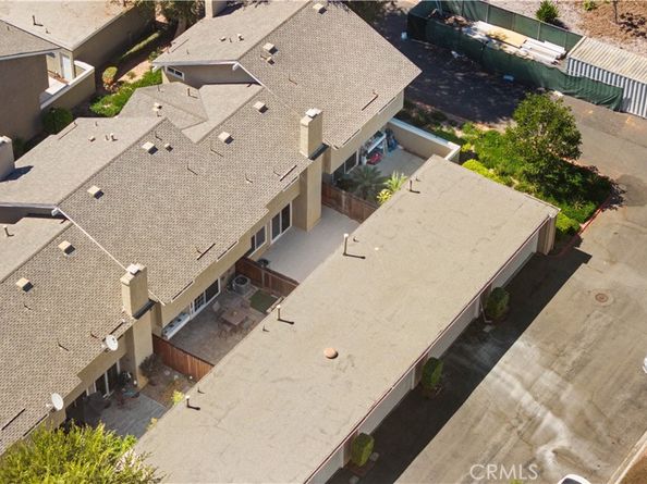 27 Cheyenne 69, Irvine CA 92604
