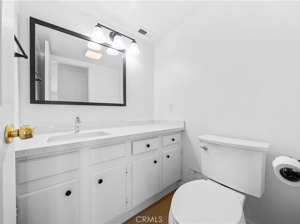 27 Cheyenne 69, Irvine CA 92604