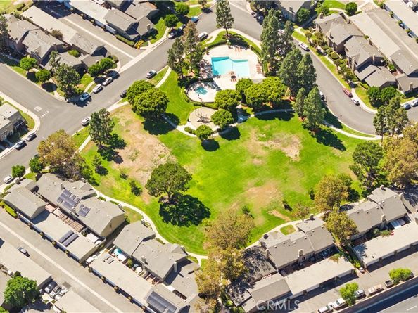 27 Cheyenne 69, Irvine CA 92604
