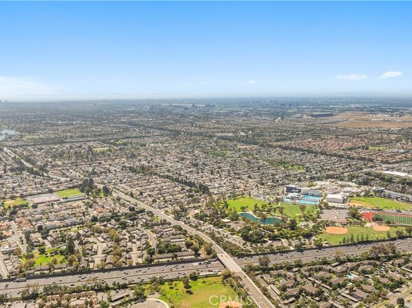 27 Cheyenne 69, Irvine CA 92604