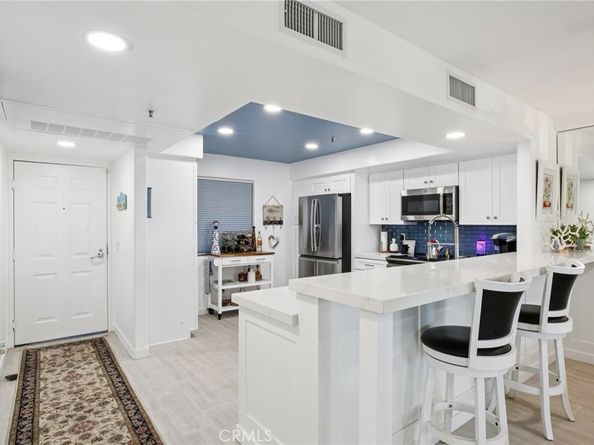 200 Pacific Coast 130, Huntington Beach CA 92648