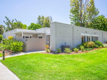 2372 Via Mariposa W