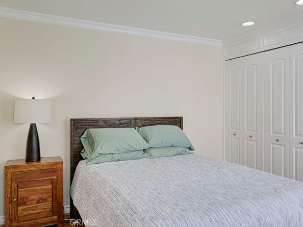 2372 Via Mariposa W B, Laguna Woods CA 92637