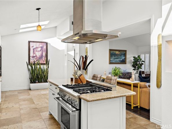 3030 Mountain View Dr, Laguna Beach CA 92651