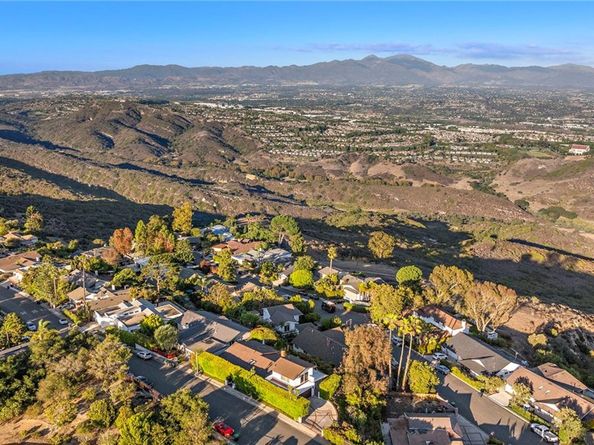 3030 Mountain View Dr, Laguna Beach CA 92651