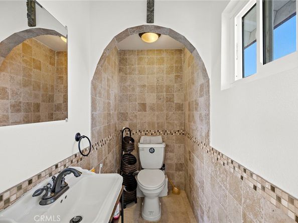 3030 Mountain View Dr, Laguna Beach CA 92651