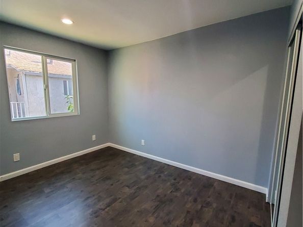 211 W 52nd Street, Los Angeles CA 90037