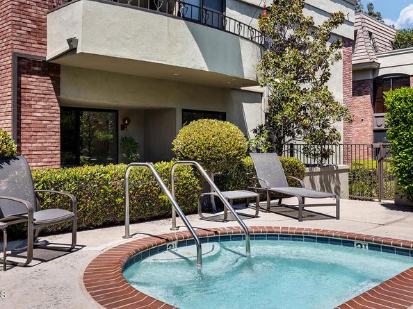 211 S Orange Grove Boulevard 5, Pasadena CA 91105