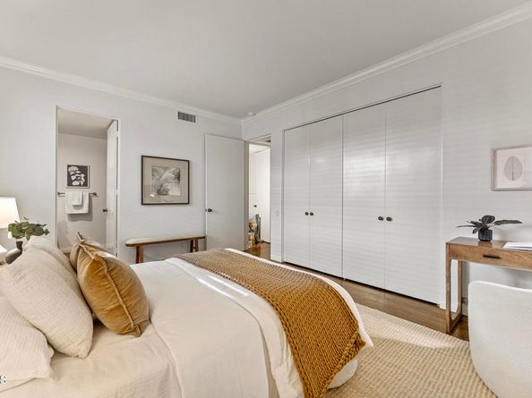 211 S Orange Grove Boulevard 5, Pasadena CA 91105