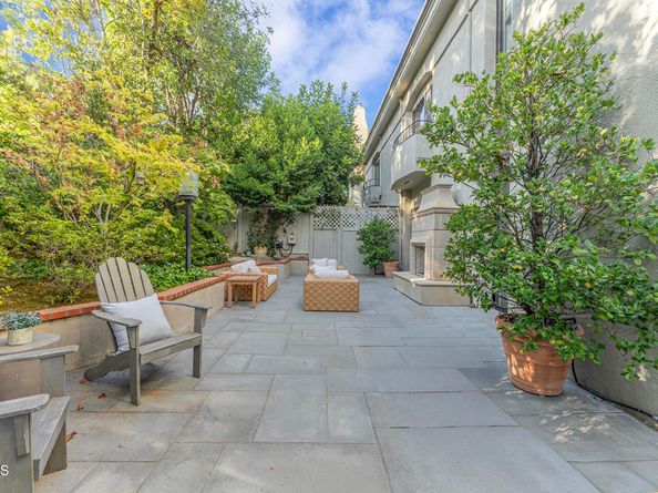 211 S Orange Grove Boulevard 5, Pasadena CA 91105