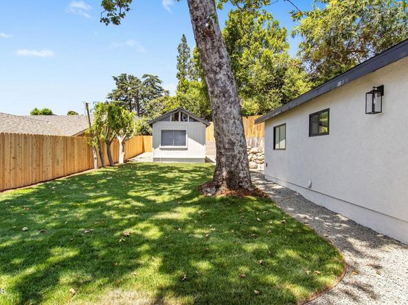 3015 Henrietta Avenue, La Crescenta CA 91214