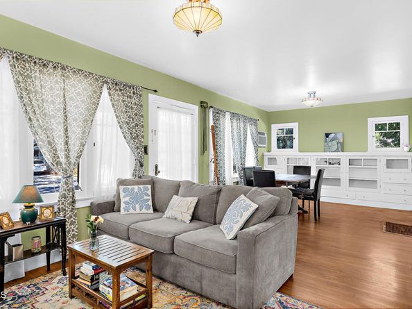 1766 N Madison Avenue, Pasadena CA 91104