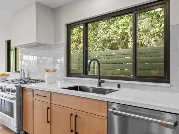 645 Oak Crest Drive, Sierra Madre CA 91024