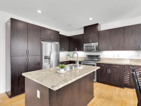 900 N Primrose Lane A, Azusa CA 91702