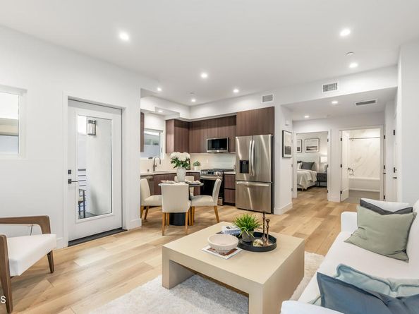 150 S Oak Knoll Avenue 103, Pasadena CA 91101