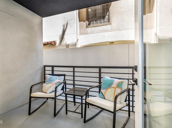 150 S Oak Knoll Avenue 103, Pasadena CA 91101