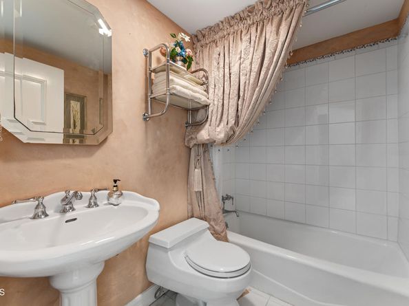 1205 Linda Vista Avenue, Pasadena CA 91103