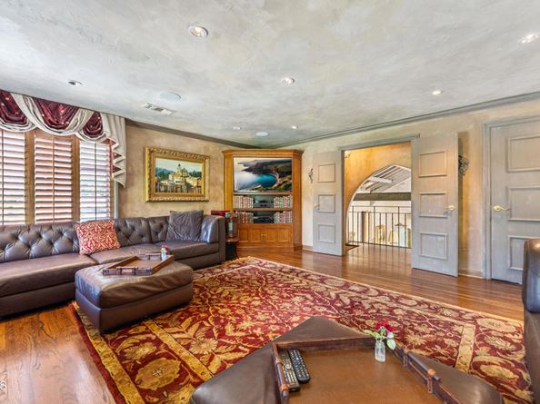 1205 Linda Vista Avenue, Pasadena CA 91103