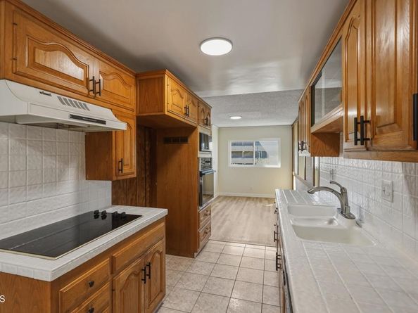 320 E Stocker Street 205, Glendale CA 91207