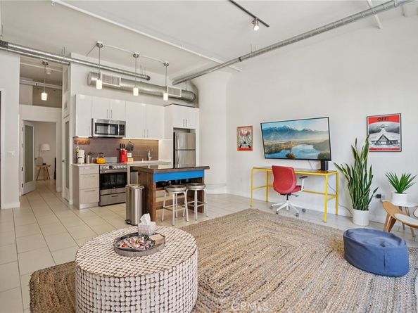 939 S Broadway 203, Los Angeles CA 90015