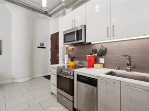 939 S Broadway 203, Los Angeles CA 90015