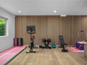 14157 Tiara Street 101, Sherman Oaks CA 91401