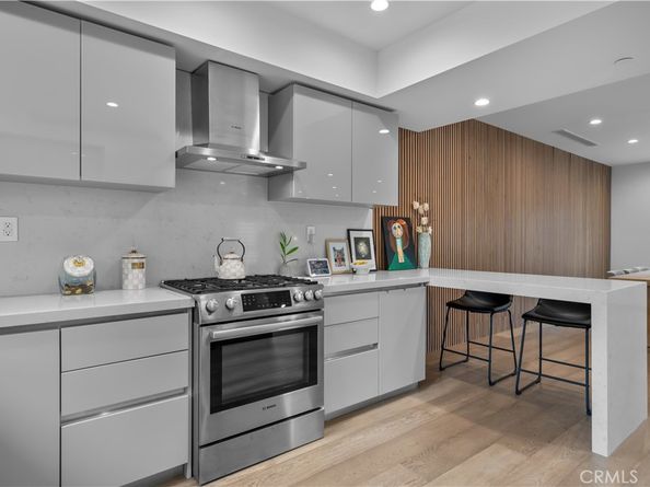 14157 Tiara Street 101, Sherman Oaks CA 91401